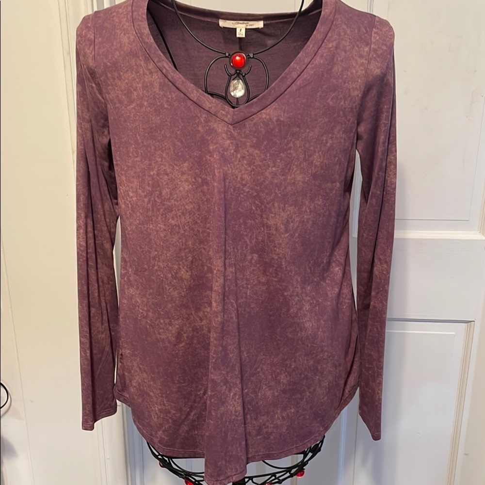 🎈🎈🎈3 for 12$🎈🎈🎈Purple Long Sleeve V-Neck Blouse